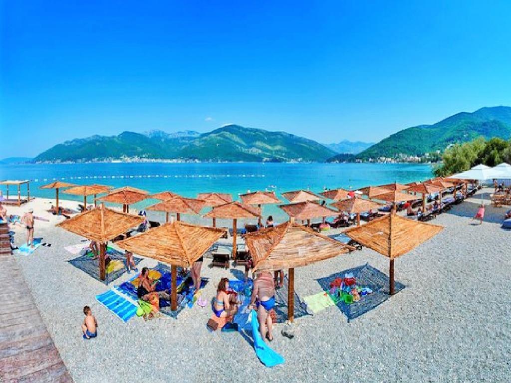 Villa Lastva Apartments ティヴァト エクステリア 写真