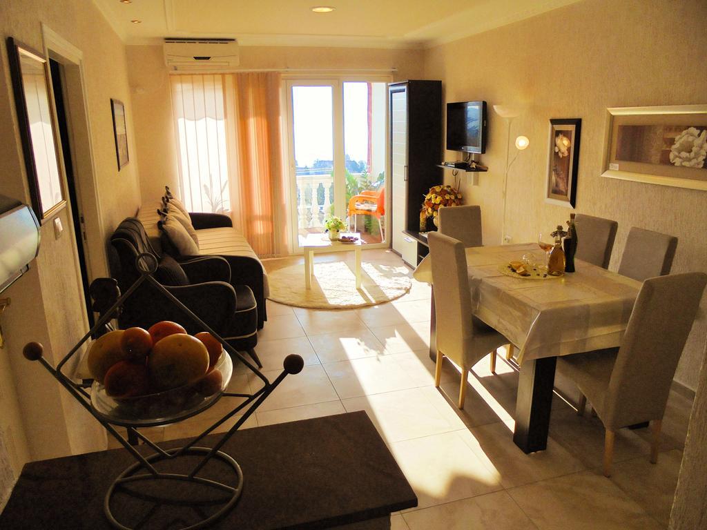 Villa Lastva Apartments ティヴァト エクステリア 写真