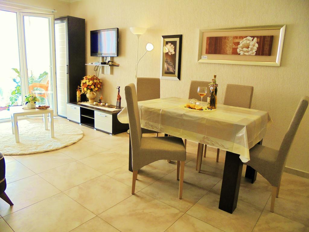Villa Lastva Apartments ティヴァト エクステリア 写真