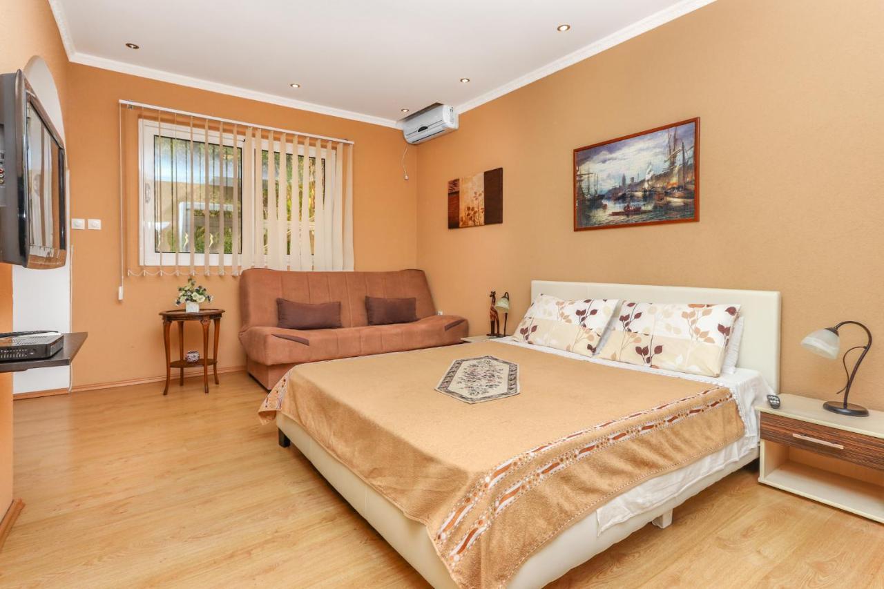 Villa Lastva Apartments ティヴァト エクステリア 写真