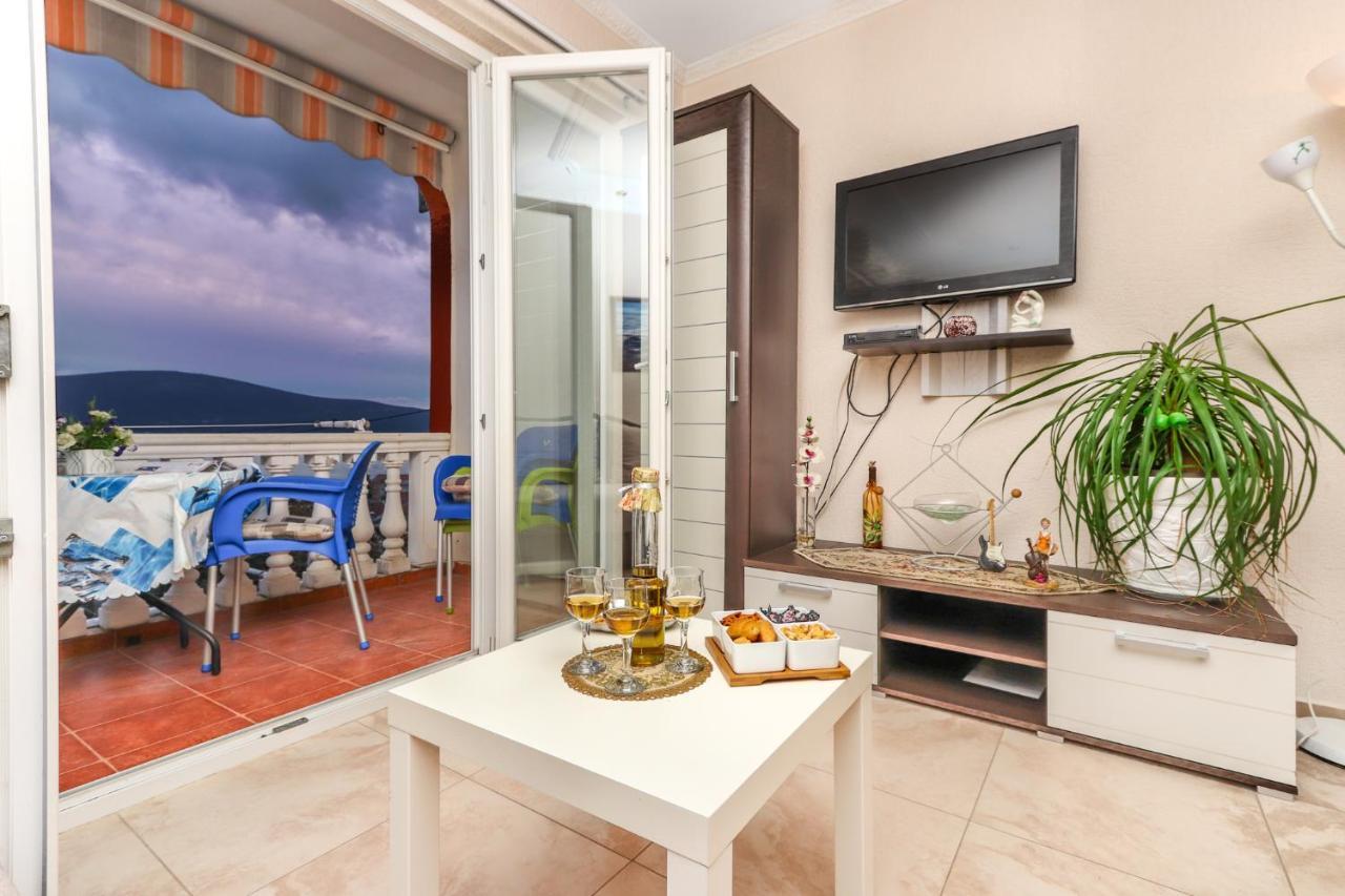 Villa Lastva Apartments ティヴァト エクステリア 写真